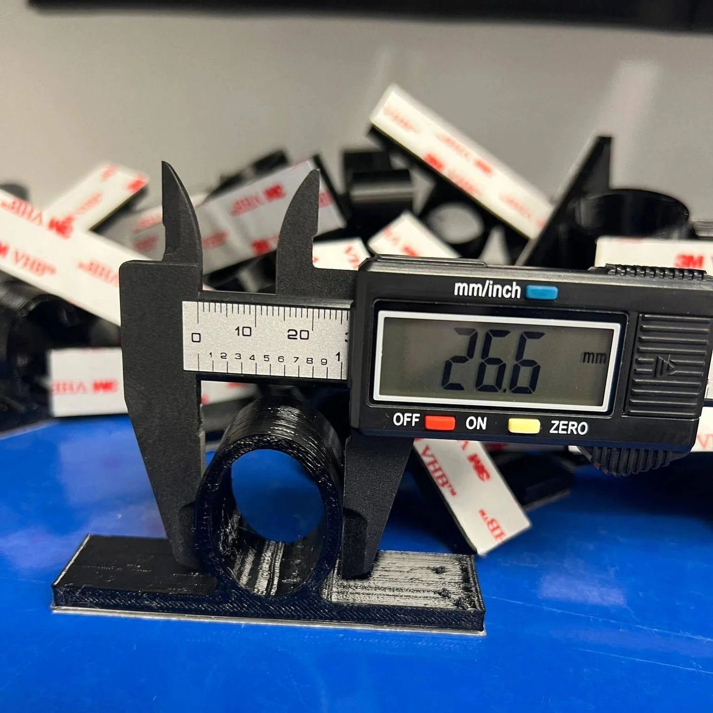 Honey Comb Grill Number Plate Clips (Pack of 2)